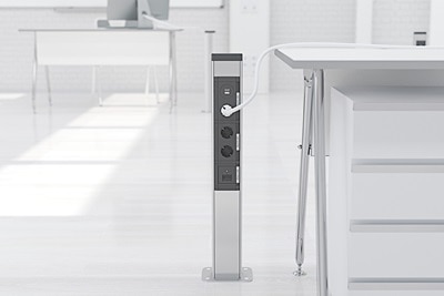 Beispiel Installation Hager Standsäule für Arbeitsplatzanschluss in Klassenzimmer, u.a. mit Steckdosen und Multimediaanschlüssen