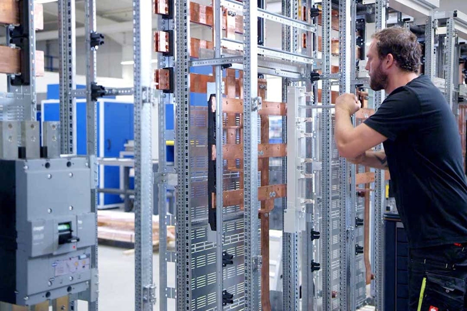 Electrical installation solutions for switchboard builders