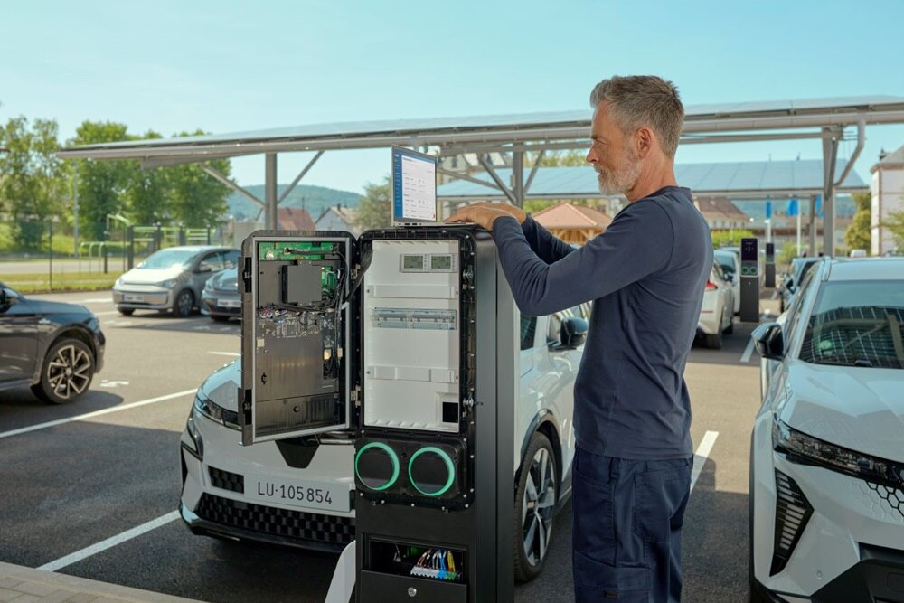 hager-lifestyle-pic-witty-park2-neutral-version-black-031-8508x5672px-DMCX-en-06-2025_be