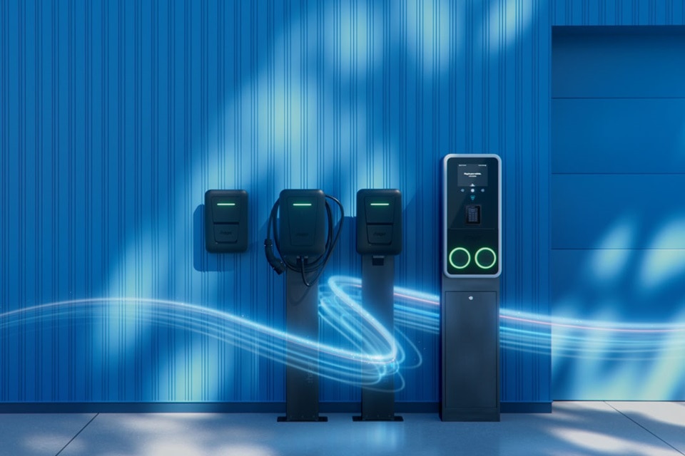 Elektroauto an Hager witty Ladestation in Mehrfamilienhaus in der Schweiz