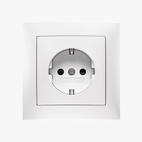 Weiße SCHUKO Steckdose von Berker