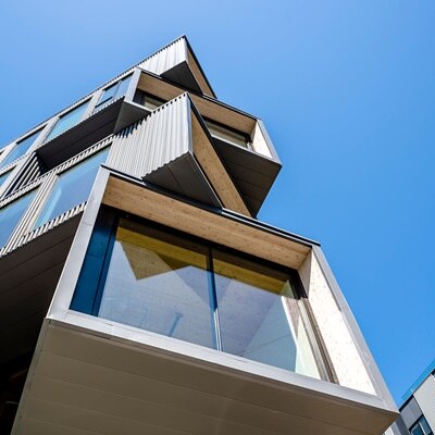 Symbolbild für ein Gebäude, das nach dem Prinzip des seriellen oder modularen Bauens errichtet worden ist