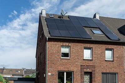 mieterstrom-zweifamilienhaus-neuss-DE-10-2025-027-lan