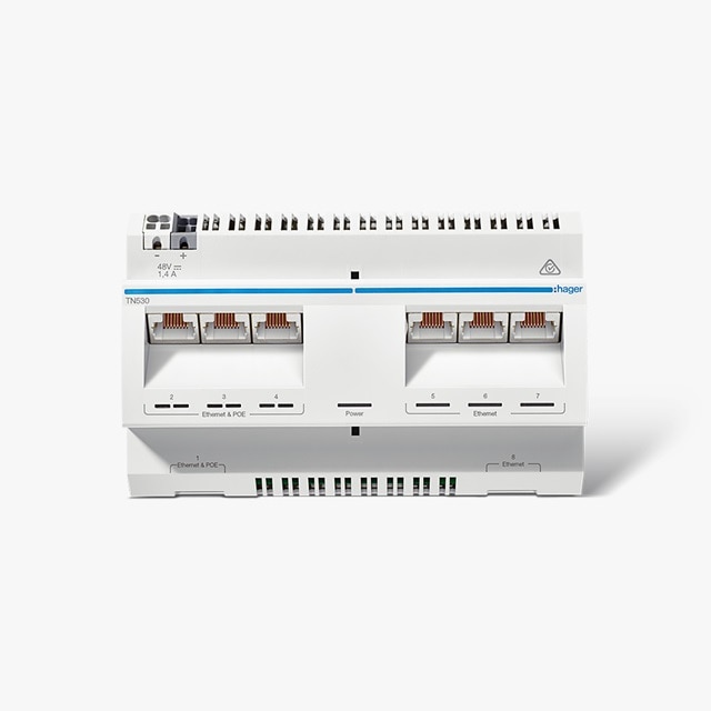 Der PoE Switch bietet 8 Anschlüsse für netzwerkfähige Geräte – 6 davon auf der Vorderseite, 2 auf der Unterseite.