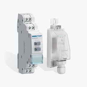 Seitenansicht vom EGK100, dem Set mit digitaler Multifunktions-Zeitschaltuhr und Helligkeitsfühler