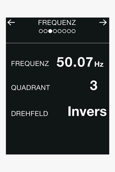 Detailansicht Display der Auslöseeinheit sentinel für offene Leistungsschalter von Hager HW+ Produktfamilie, Anzeige Informationen zu Frequenz Spannung
