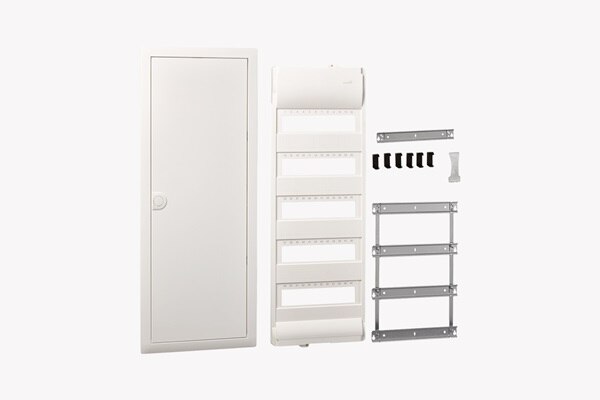 Übersicht Hager volta Kleinverteiler Ausbaupaket VZ60NRK u.a. mit Rahmen, Tür, Feldabdeckung, Trägerrahmen