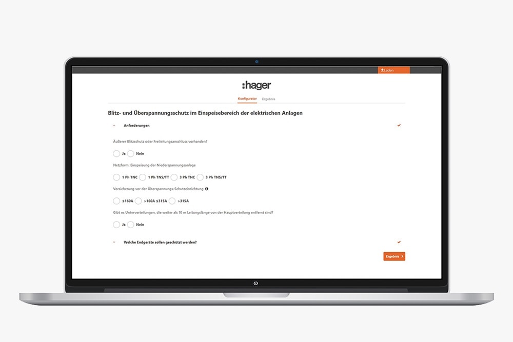 Blick auf Notebook mit Hager Konfigurator für Blitz- und Überspannungsschutz für elektrische Anlagen