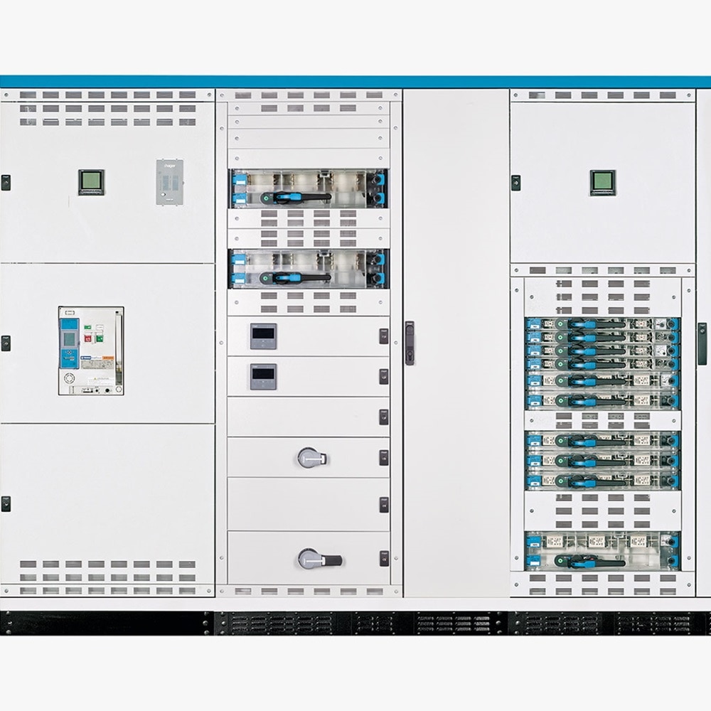 Frontalansicht Hager unimes H Energieverteilsystems aus Verbund mehrerer Combiway Schränke, Komplettansicht geschlossen