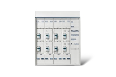 Frontalansicht Zählerschrank mit doppelstöckiger Zähleranlage mit mittleren und seitlichen Kanälen zur Leitungsverlegung (Abdeckungen geschlossen)