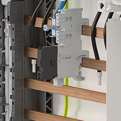 Beispiel mit Hager Sammeschienenbox mit korrekter Montage auf Sammelschiene in Zählerschrank