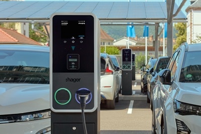 hager-lifestyle-pic-witty-park2-ce-vers-black-011-DMCX-en-06-2025-lan