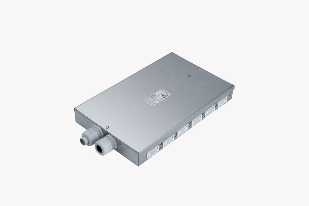 Schrägansicht Hager SPWG069010 Sammelpunkt 6-fach aus verzinktem Metall für Energie