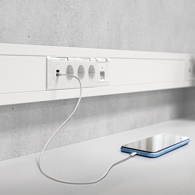 USB-C_BROSCH_TITEL_QUER03-ret-07-2025-squ
