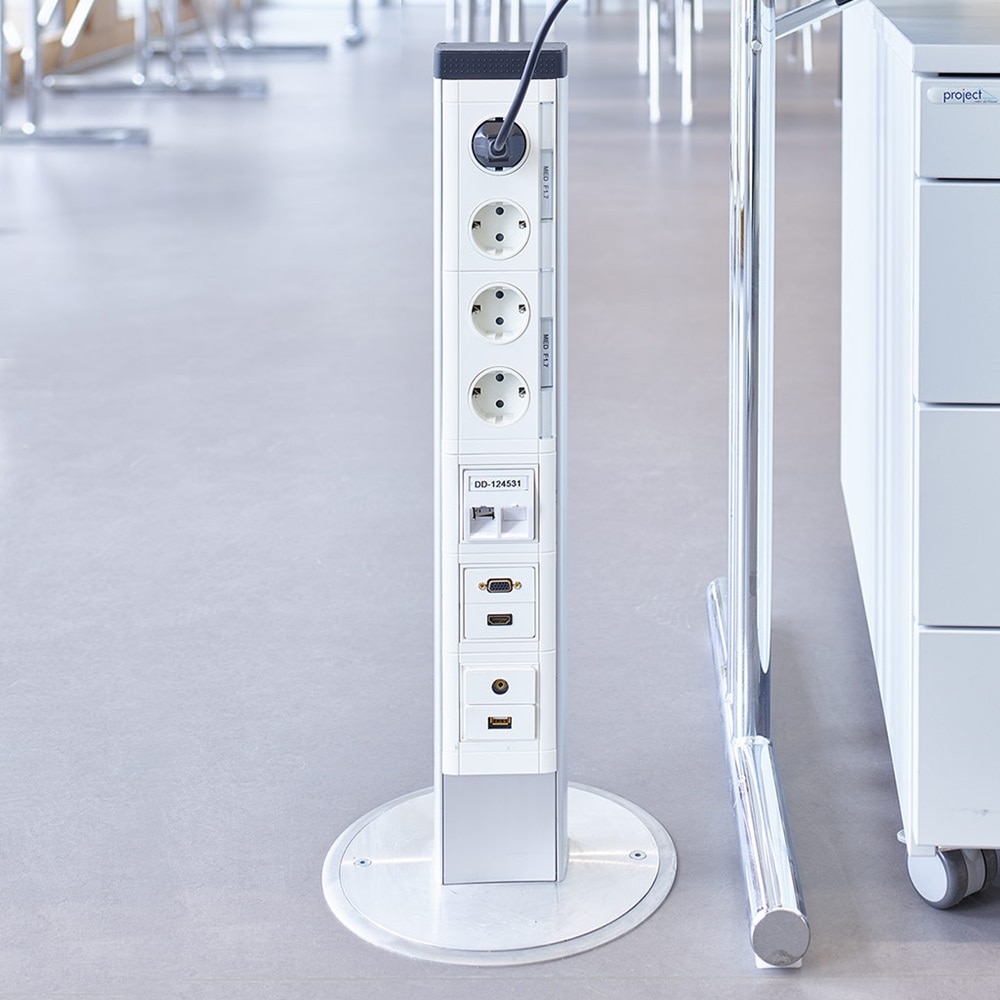 Beispiel Installation Standsäule für Arbeitsplatzanschluss neben Schreibtisch, Frontalansicht mit Steckdosen, Netzwerkdose und Multimediaanschlüssen