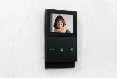 Elcom Türsprechanlage mit Videofunktion im schwarzen Design.