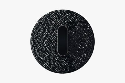 Personalisierter Berker-Schalter R.classic veredelt mit schwarzen Swarovski Kristallen in der Manufaktur Schalksmühle.