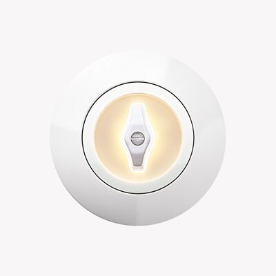 Frontansicht Lichtschalter Berker 1930 Serie in weiß aus Porzellan mit beleuchtetem Knebelschalter im Retro-Look für Unterputz-Montage 