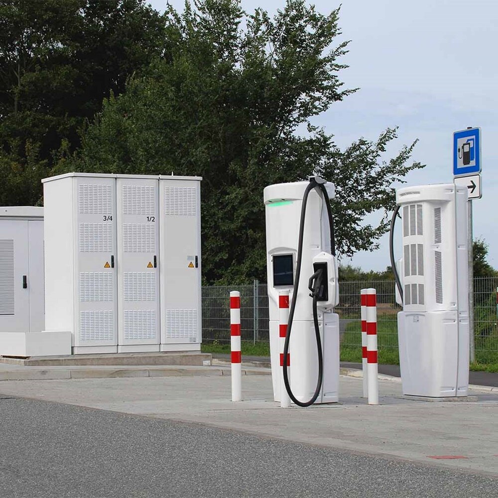 AdobeStock_288242173-evcs-squ