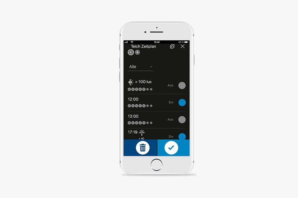 Smartphone zeigt eine Benutzeroberfläche für Heimautomatisierungs-App zur Steuerung des Beleuchtungszeitplans