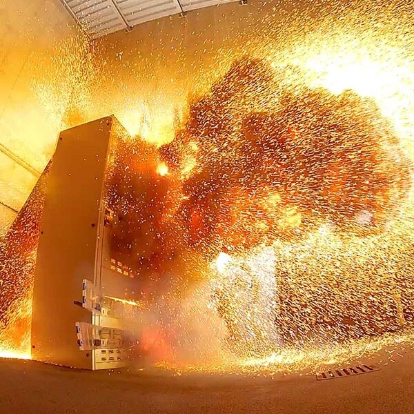 Explosion in einer Schaltanlage nach Auftreten eines Störlichtbogens