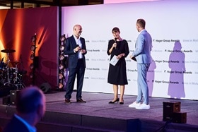 Hager Group Awards 2023 I Sabine Busse et Daniel Hager parlent sur la tribune