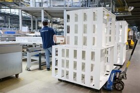 Mitarbeiter am Produktionsstandort der Hager Group