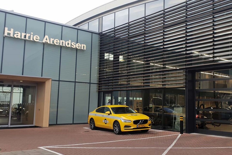 hg_IP_Netherlands_Volvo_Car_Showroom05_1080x720