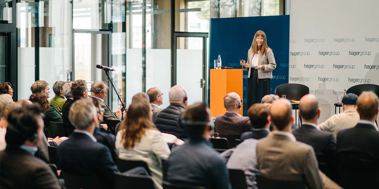 Sabine Busse speaking at event 2