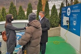 hg_IP_BA_Chargers2_1080x720