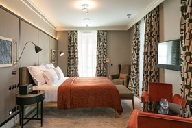 hg_IP_Portugal_Bairro_Alto01_1080x720