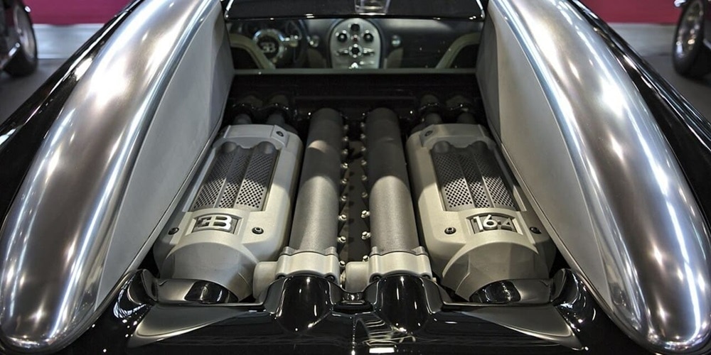 Picture of the Bugatti Veyron's engine