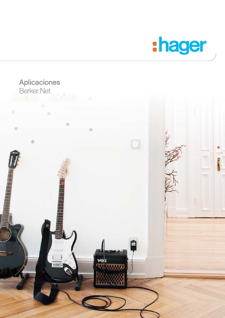 Imagen promocional de aplicaciones Hager Berker.Net con guitarras y amplificador en una habitación moderna con paredes blancas y interruptor de luz y enchufe de pared Hager