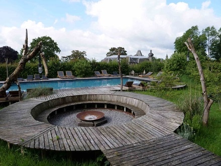 Domaine de Ronchinne piscine et environnemenet