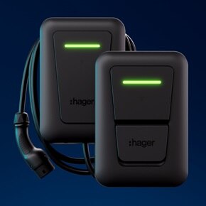 2 bornes de recharge en noir avec et sans câble