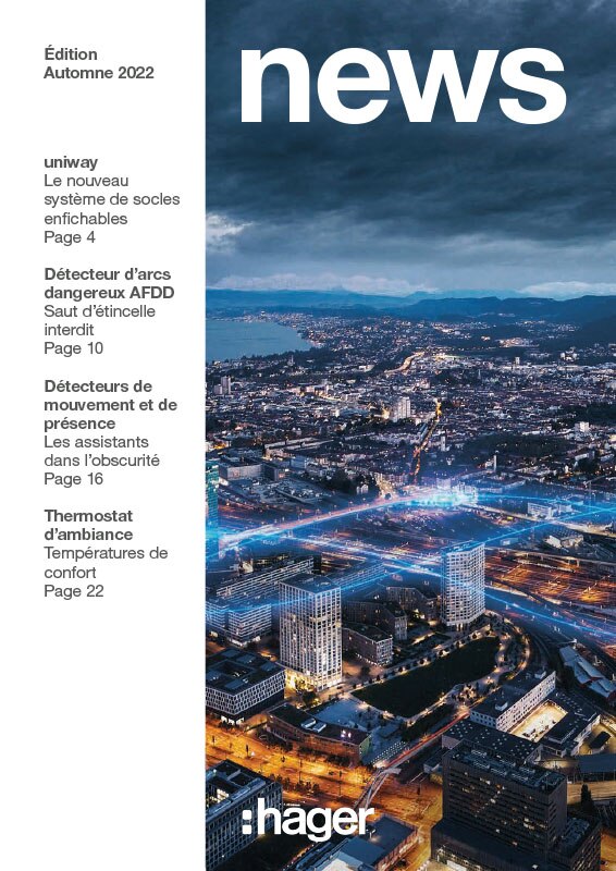 Couverture de la newsletter de l'entreprise Hager édition Automne 2022 avec une vue de la ville au crépuscule, bâtiments illuminés et ciel nuageux