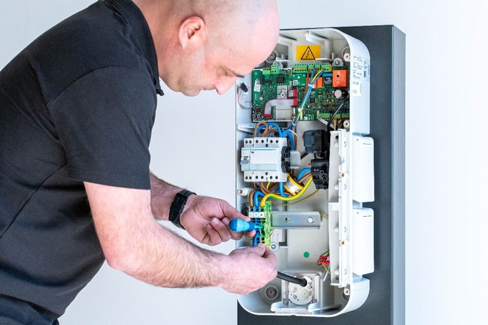 Electriciens certifié EV Reay et ZE Ready et ayant la mention IRVE pour installer des bornes de charge