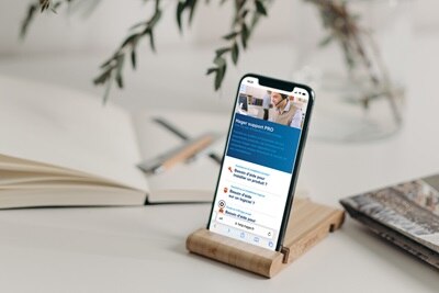 smartphone qui affiche la page de l'assistance technique de Hager