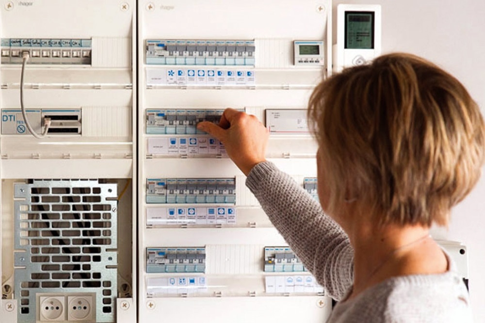 Illustration de la formation REA001 de Hager explore, Réalisez une installation électrique dans l’habitat conforme à la NF C 15-100