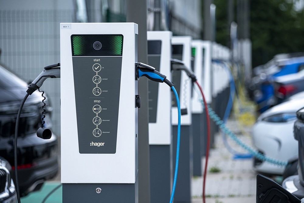 Illustration de la formation EMO036 de Hager explore, Mettez en œuvre des bornes de recharge communicantes et services distants