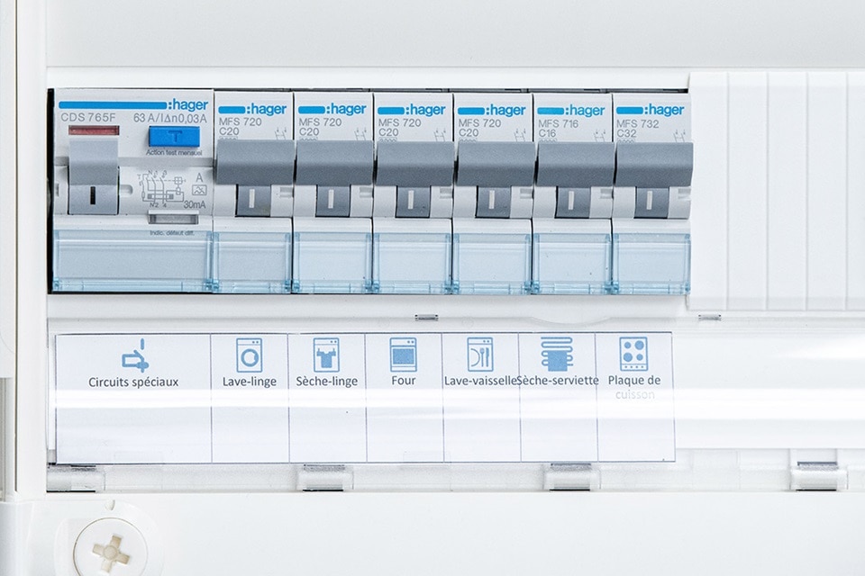 Coffret gamma et disjoncteurs Hager qui répondent aux exigences de la norme NF C 15-100