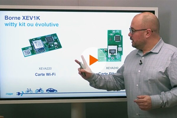 Camille de Hager vous explique comment installer et activer votre carte Wi-Fi sur votre borne, depuis votre ordinateur, tablette ou mobile.