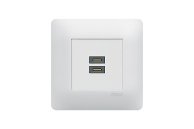 appareillage mural essensya de Hager, prise USB-C + C, pure