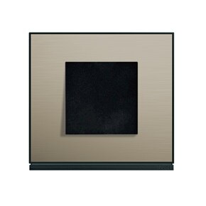 appareillage mural gallery de Hager, finition bronze avec interrupteur night