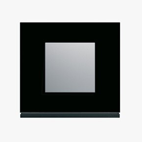 appareillage mural gallery de Hager, finition midnight glass avec interrupteur titane