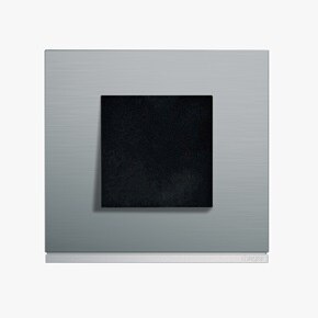 appareillage mural gallery de Hager, finition bright inox avec interrupteur night