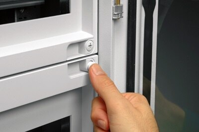 Coffret étanche IP65 et IP66 orion+ de Hager, vis imperdable