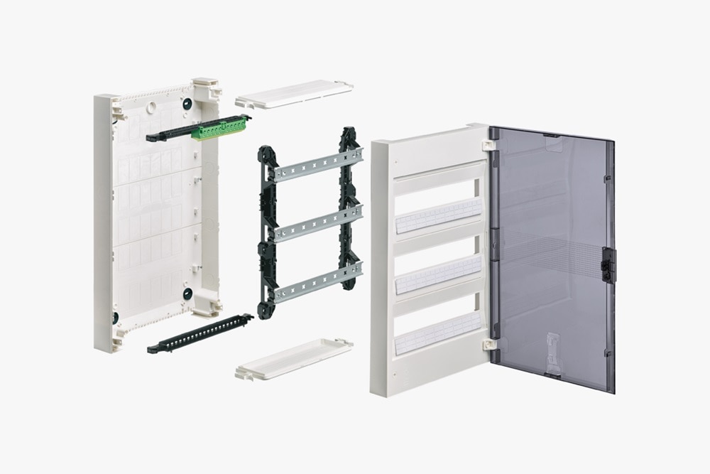 vue éclatée du coffret vega18, 3 rangées, en saillie de Hager