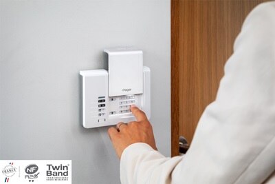 alarme logisty alma de Hager sur le mur d'entrée, origine France, NFA2P, TwinBand