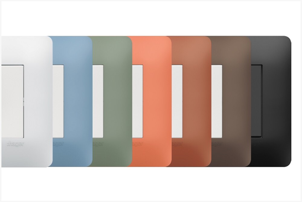 Appareillage mural essensya de Hager, les plaques colorées